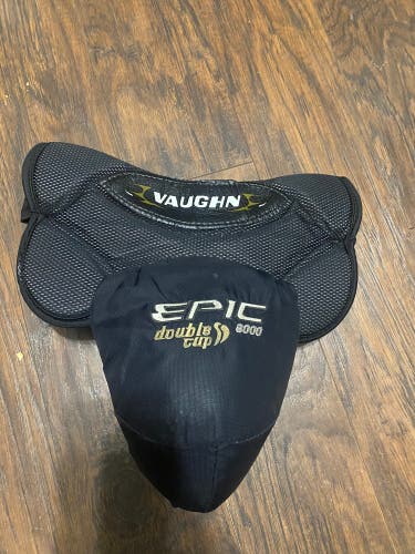 Vaughn Epic 8000 goalie Double cup
