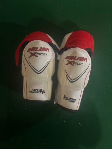 New Small Bauer Vapor X800 Elbow Pads