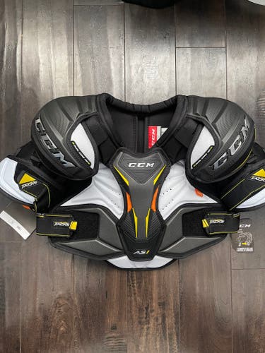New CCM Super Tacks AS1 Shoulder Pads Senior Small