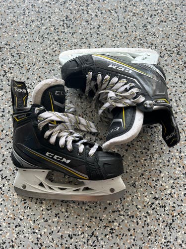 Used CCM Regular Width  Size 5.5 Tacks Hockey Skates
