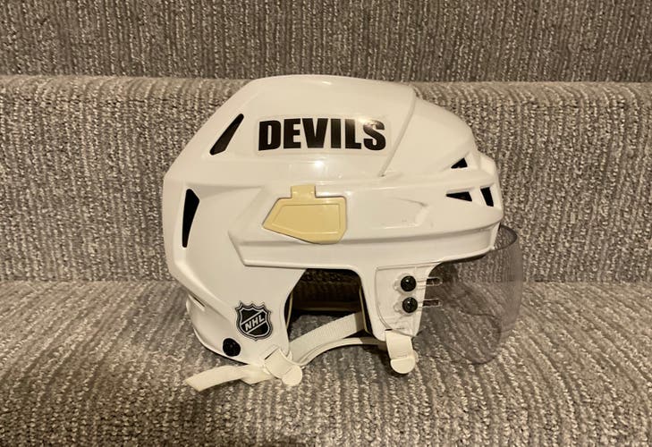 Used Medium CCM Pro Stock Vector V08 Helmet