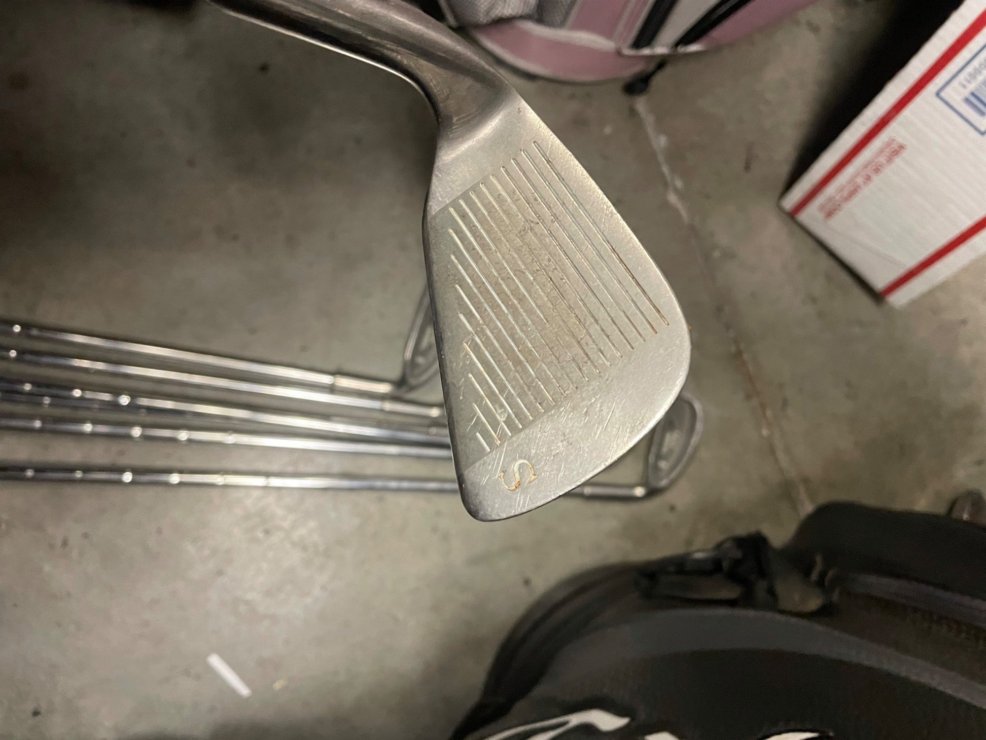 Golf clubs Tour model II 7 Pc iron set in right Handed  display picture 1