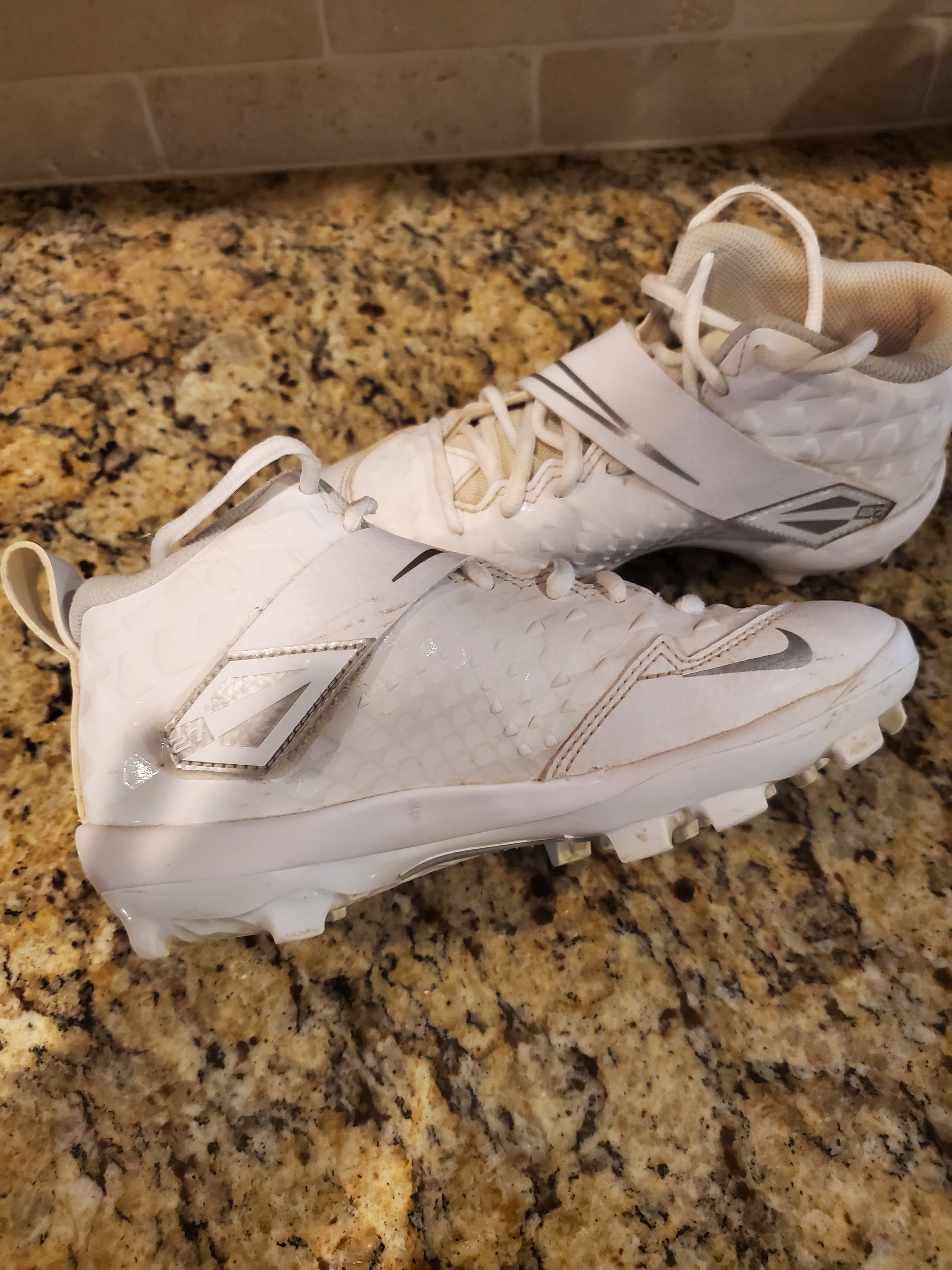 Nike Force Trout 6 - Size 2.5 - White