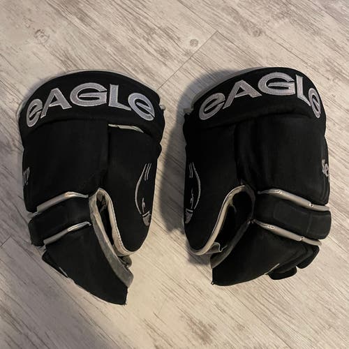 Used Lacrosse Goalie Gloves Eagle Sentry Box