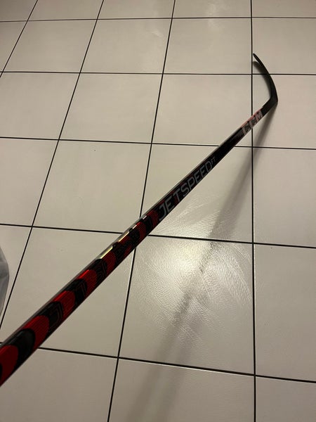 Senior Right Handed P29 JetSpeed FT5 Pro Hockey Stick