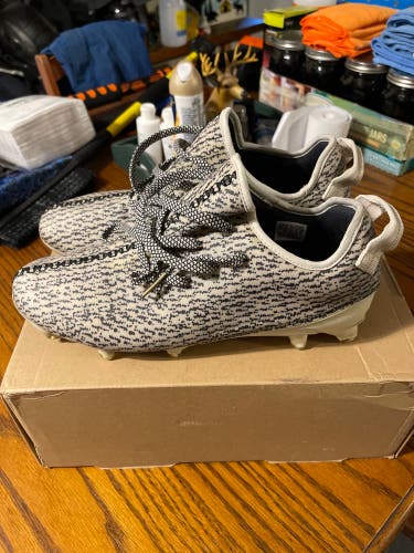 Adidas Yeezy Turtle Dove Cleats RARE.