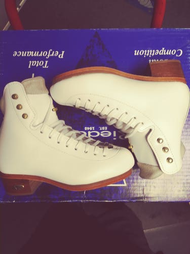 New Riedell 91 Boots Size 1W