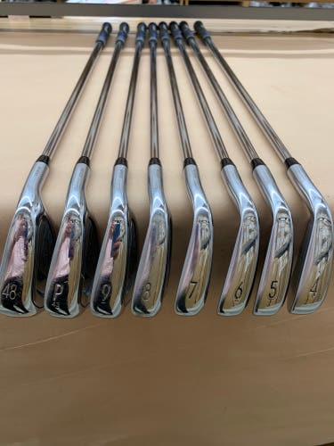 Preowned RH TITLEIST T200 Irons (8 Clubs)