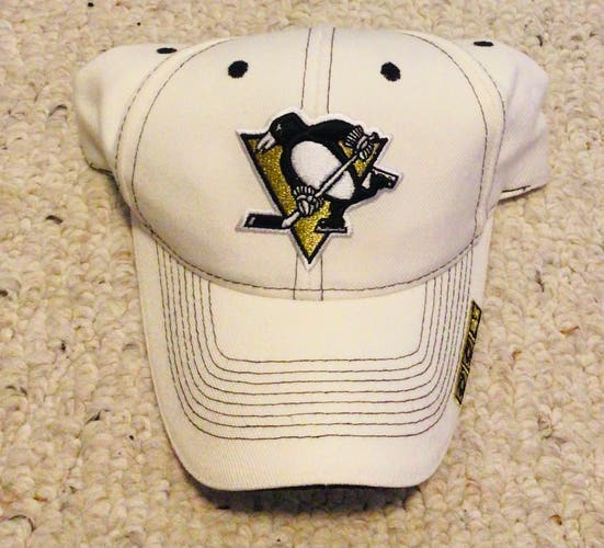 Pittsburgh Penguins CCM white hat Velcro