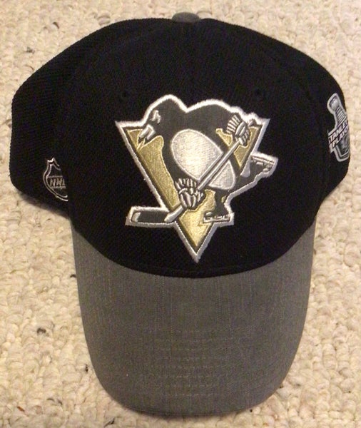 NHL Pittsburgh Penguins Iced Out Flex Fit Hat, Men's, Medium/Large, Black