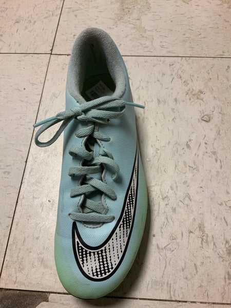 Blue Unisex Size 7.0 (Women's 8.0) Nike Soccer Cleats
