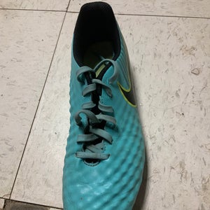 Blue Unisex Size 7.5 (Women's 8.5) Nike Soccer Cleats