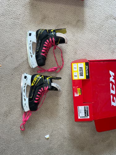 Used CCM Regular Width Size 1 Tacks vector Hockey Skates