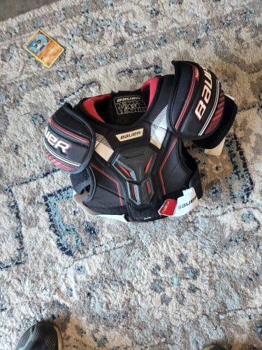 Used Junior Small Bauer NSX Shoulder Pads