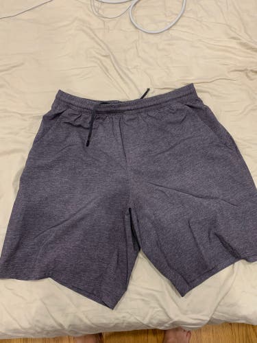 Lululemon Shorts - L