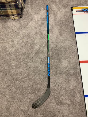 Youth Left Hand P28  Nexus Geo Hockey Stick