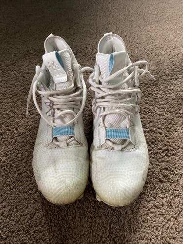 White Men's Molded Cleats New Balance Cleats