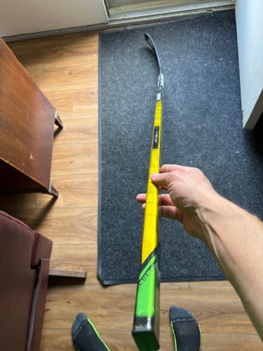 New Bauer Supreme UltraSonic Hockey Stick P92 77 flex Senior RH