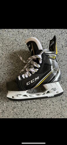 New CCM Extra Wide Width Size 8.5 Super Tacks AS1 Hockey Skates