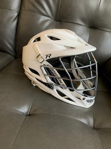 Player's Cascade R Helmet