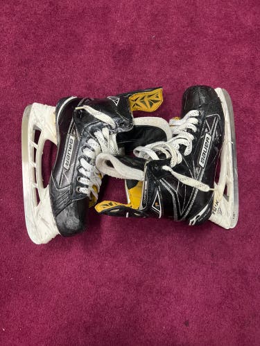 Bauer Used Regular Width  Size 9 Supreme 1S Hockey Skates