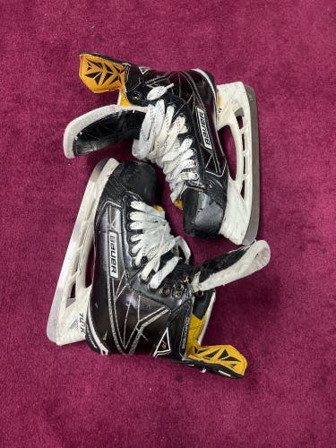 Bauer Used Regular Width  Size 9 Supreme 1S Hockey Skates
