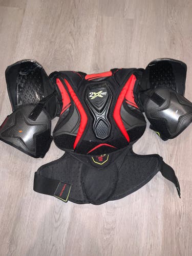 Senior Small Bauer  Vapor 2x pro Shoulder Pads