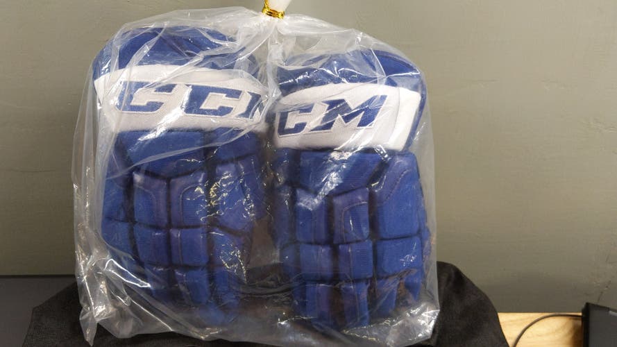 New CCM HG55XP Gloves 13" Pro Stock - Maple Leafs