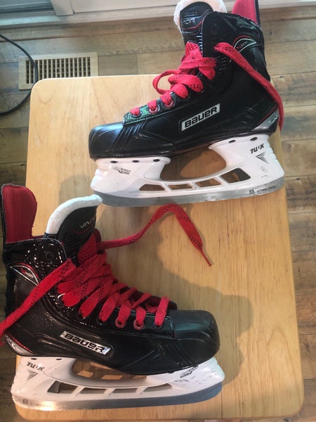 Used Bauer Regular Width Size 4.5 Vapor X500 Hockey Skates