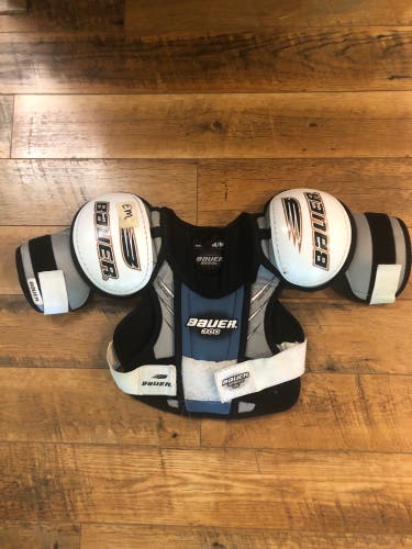 Bauer 300 Jr Hockey Shoulder Pads