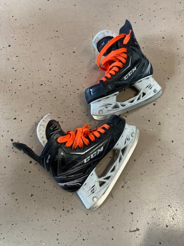 Ccm 64k ribcore skates size 1.5