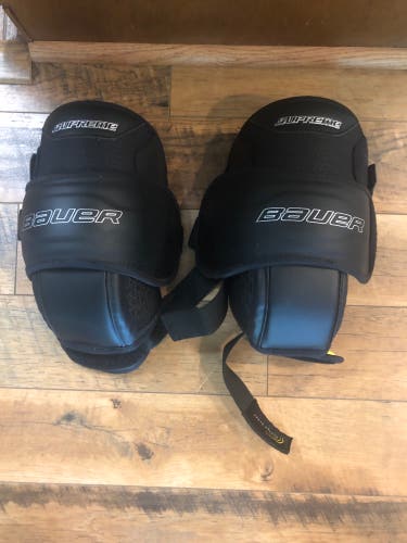 Bauer Supreme Hockey goalie Knee Pads Junior