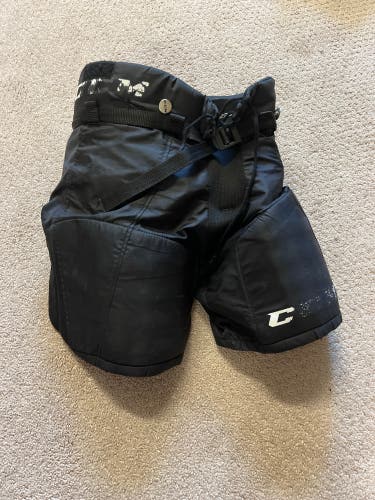 Youth Medium CCM  QLT 230 Hockey Pants