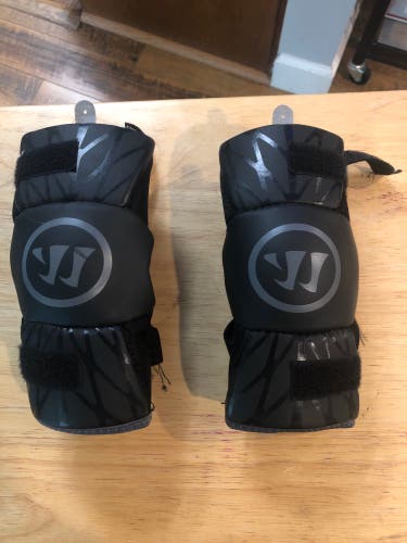 Used Medium Warrior Burn next Arm Pads