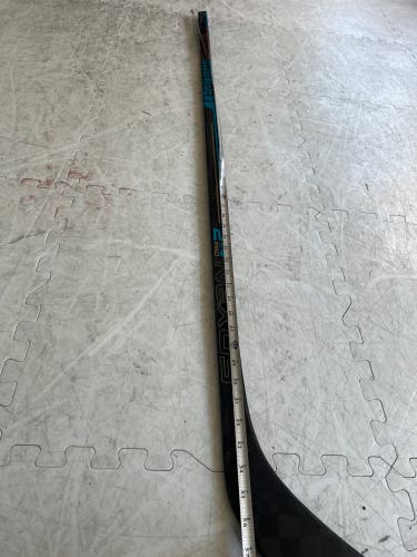 Bauer Nexus 2n Pro Right Handed p88 77flex Hockey Stick