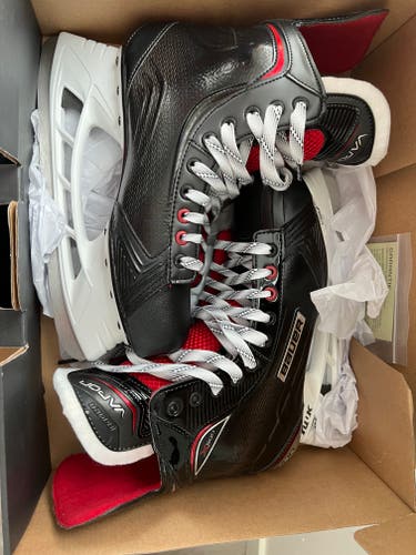 Senior New Bauer Vapor X600 Hockey Skates Regular Width Size 9.5