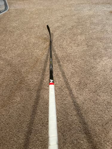 Senior Right Handed P28 Pro Stock Super Tacks 2.0 Hockey Stick