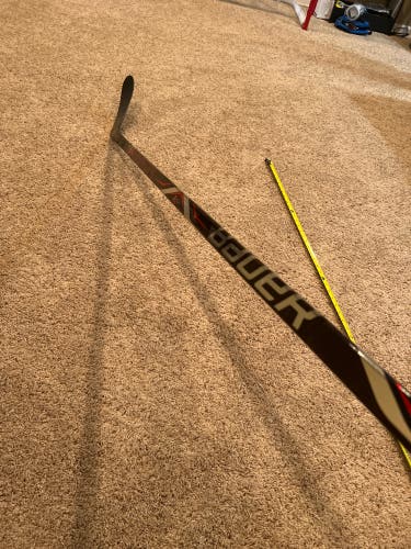 Repaired Senior Right Handed P28 Pro Stock Vapor 1X Lite Hockey Stick