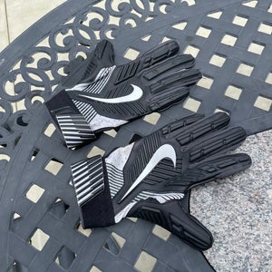 Nike DTack Lineman gloves