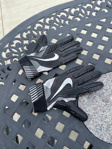 Nike DTack Lineman gloves