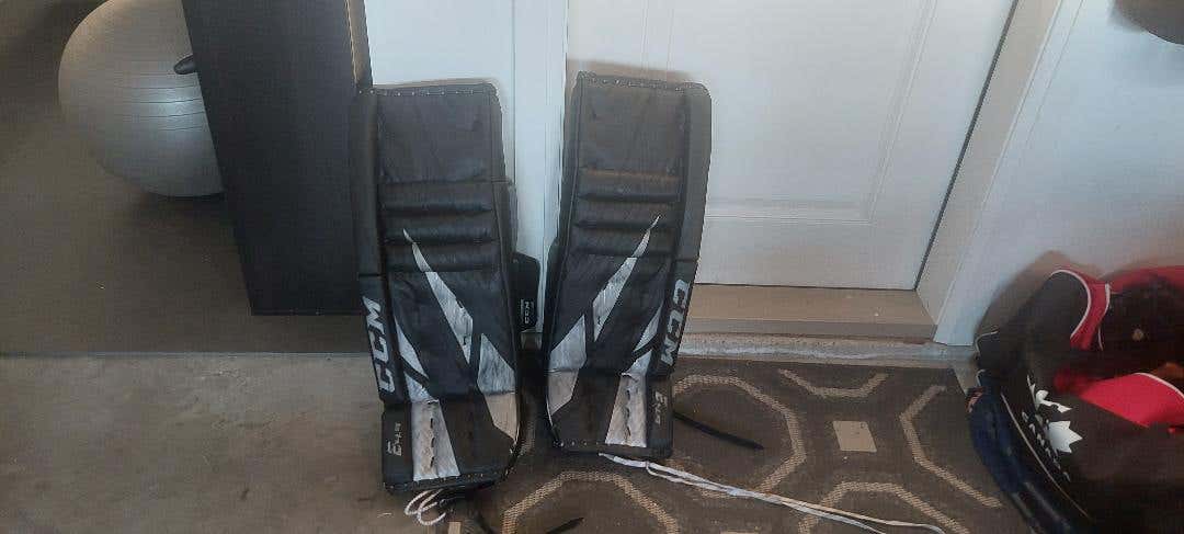 Used 31" + 1" CCM Eflex E4.9 Goalie Leg Pads