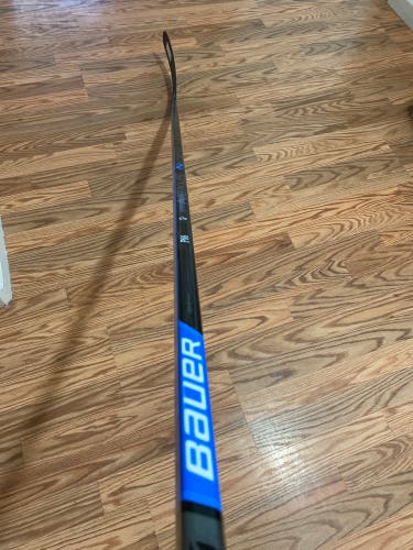 Intermediate Right Handed P88 Pro Stock Nexus League Hockey Stick