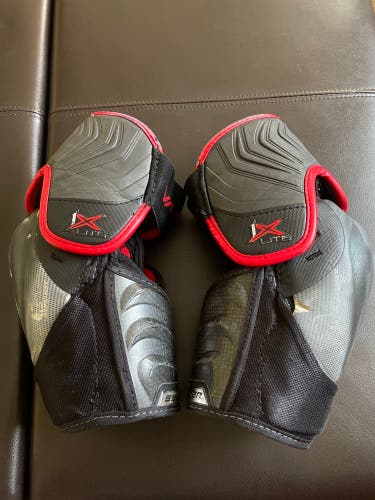 Used Medium Bauer Vapor 1X Lite Elbow Pads