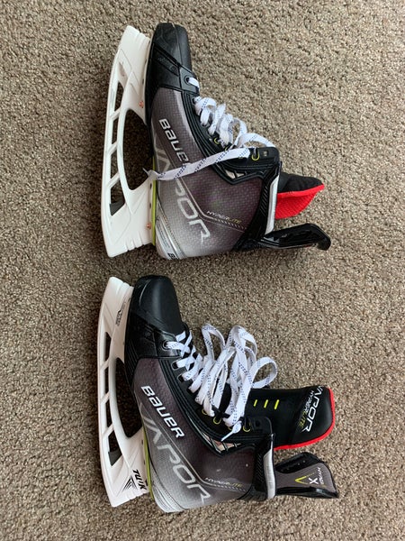 Senior Bauer Regular Width Size 9.5 Vapor Hyperlite Hockey Skates