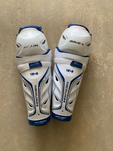 Bauer  Nexus 1N Shin Pads