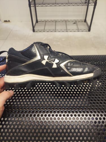 Used Unisex Size 7.0 (Women's 8.0) Under Armour Football Cleats