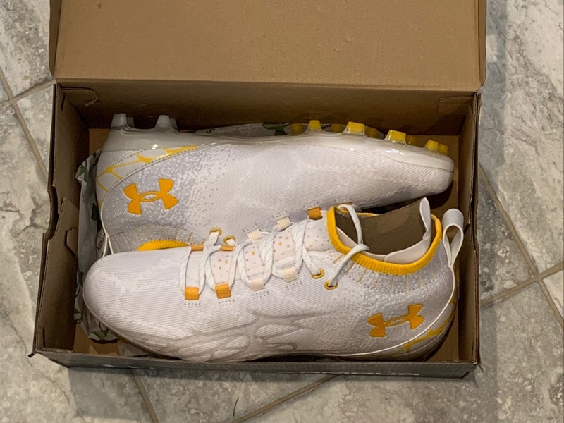 White Adult New Men's Size 10 (Women's 11) Molded Cleats Under Armour Low Cut Spotlight MC