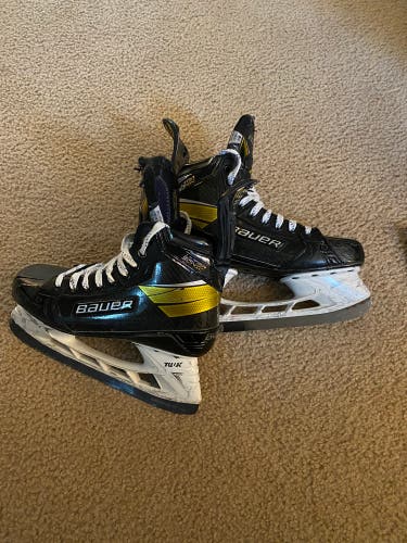 Used Bauer Regular Width  Size 6.5 Supreme UltraSonic Hockey Skates