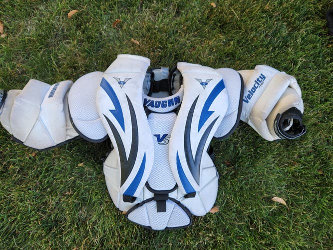 Used Junior Small/Medium Vaughn Velocity V5  7190 Goalie Chest Protector