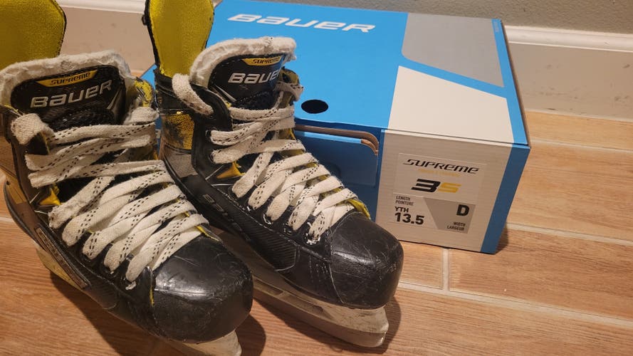 Youth Used Bauer Supreme 3S Hockey Skates Regular Width Size 13.5
